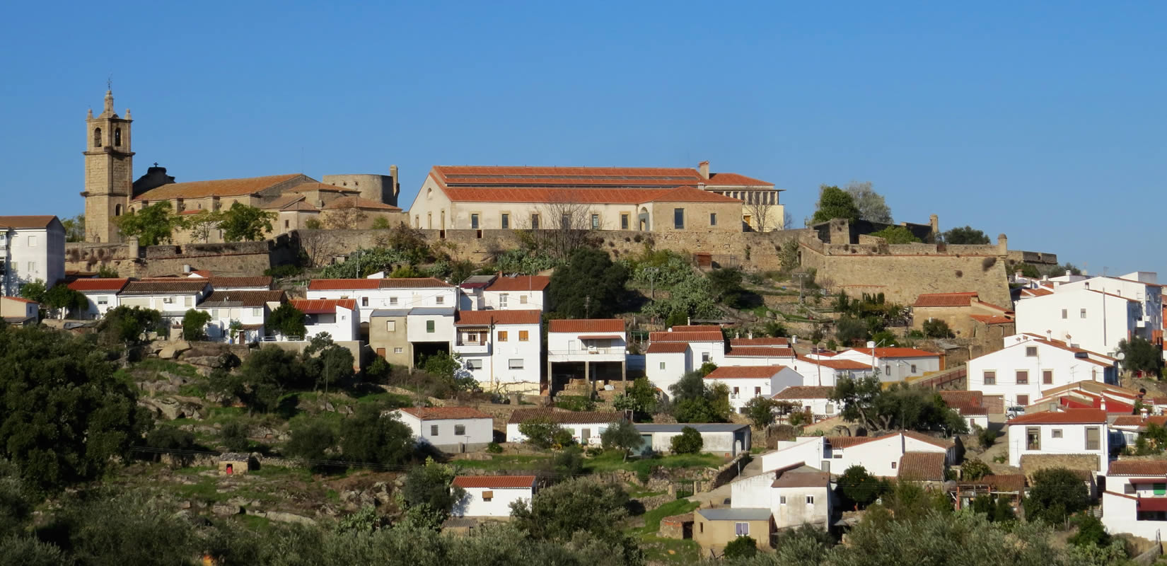 Valencia de Alcántara: Castillo Fortaleza y Templo de Rocamador